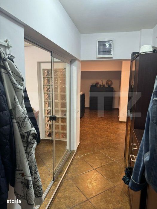 Apartament de vanzare cu 4 camere, zona Ultracentral SCHIMB SI CU CAS — fotografia 3
