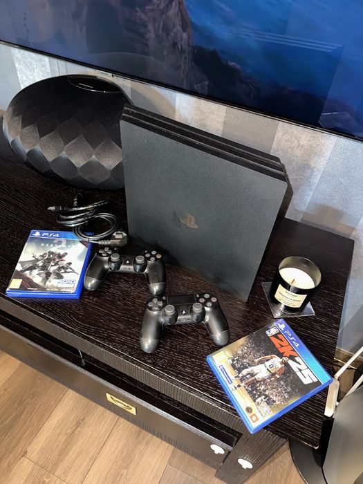 Consola PS PlayStation 4 PRO 1TB 2 controlere + 2 joc