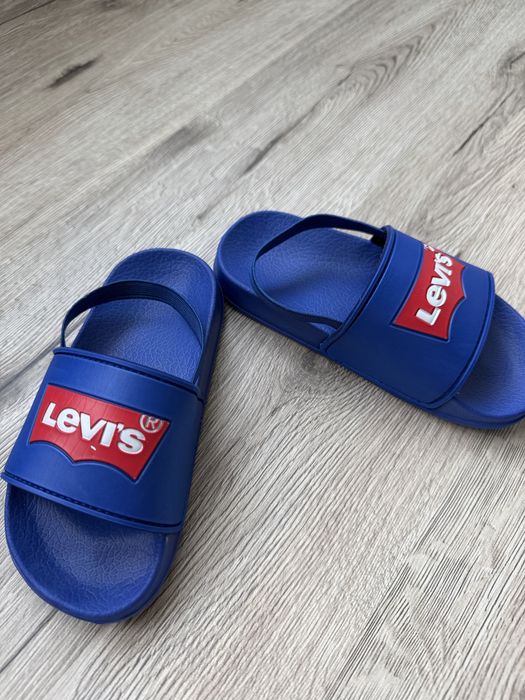 Чехлички Levi’s с ластиче