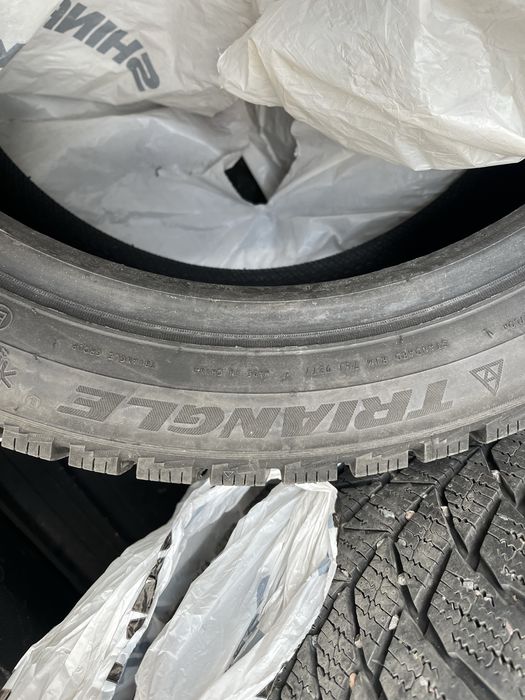 Продам зимний шины комплект