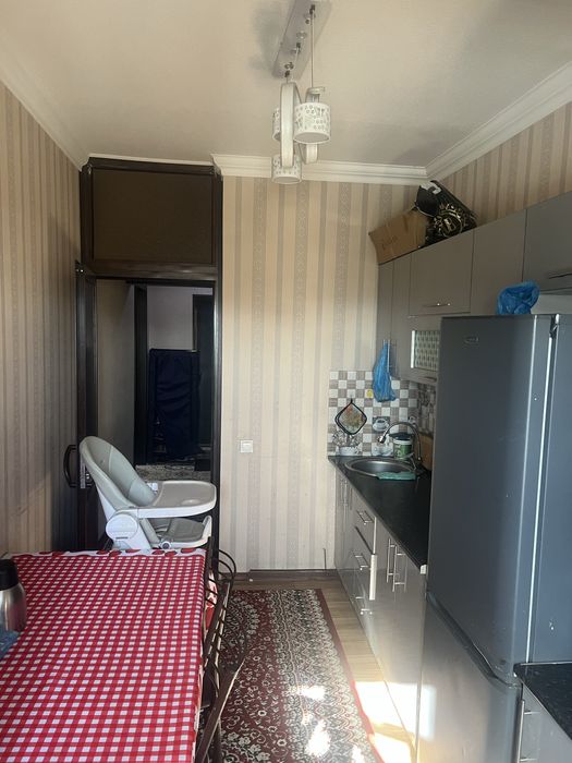 Medgaradok 3-xona 8 etaj kvartira sotiladi