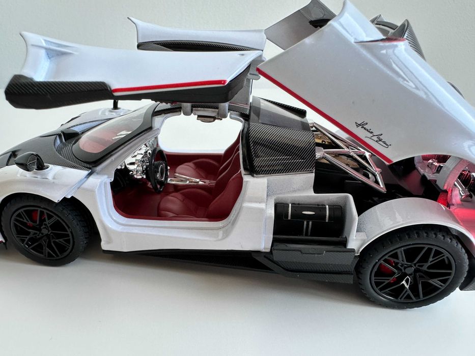 Macheta auto Pagani Huayra BC 1/24