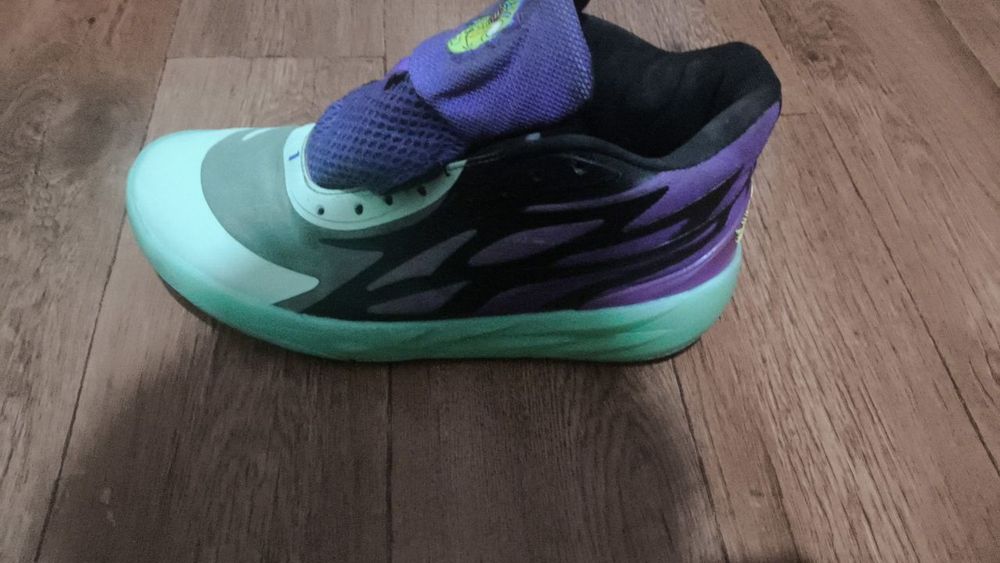 Продам баскетбольные кроссовки