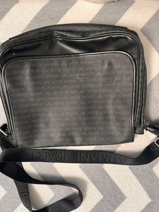 Geanta de umar Armani piele