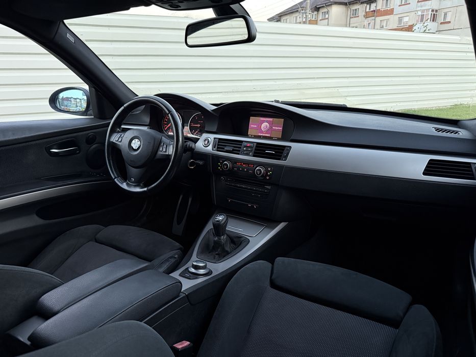 BMW Seria 3 E90 Pre-Facelift/ 2008/ 2.0d/ 177cp/ Pachet M/ Xenon/ Navi