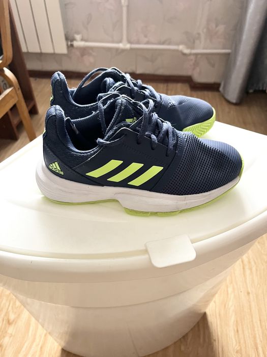 Кроссовки теннисные