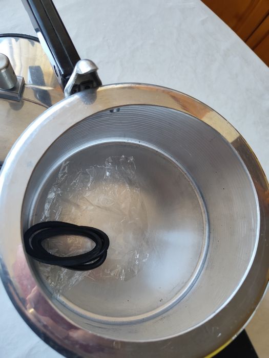 Тенджера под налягане