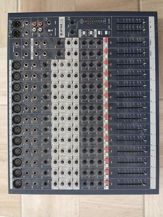 Mixer soundcraft epm12