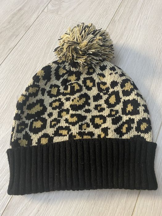 Set iarna fete fes, caciula si fular pufos, noi