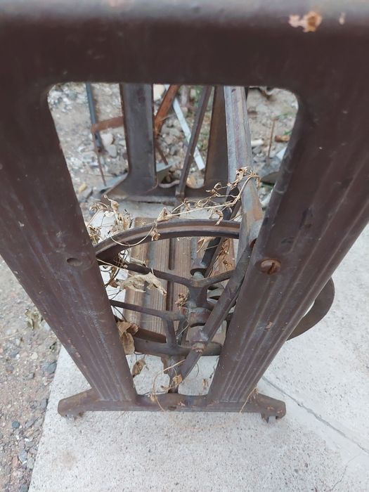 Чугун ножки от швейного машинки