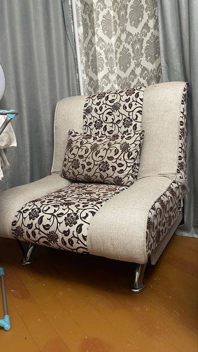 Отдам даром диван и 2 кресла