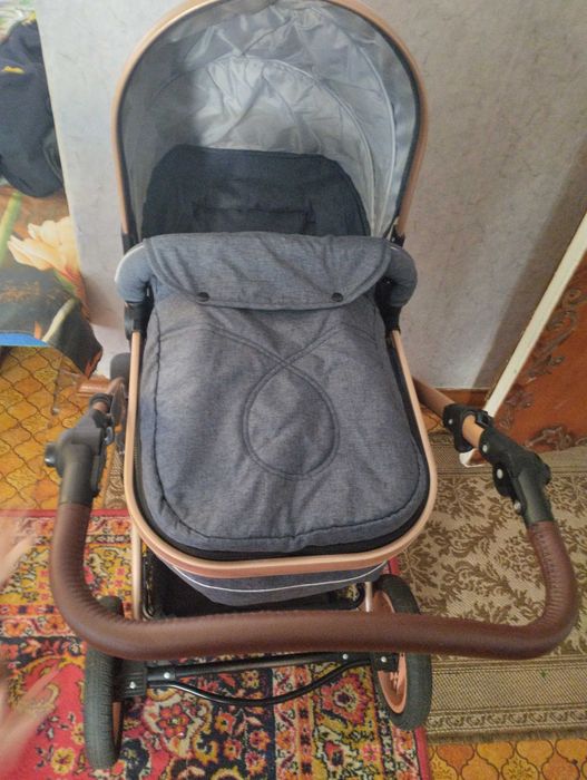 Продам коляску Teknum
