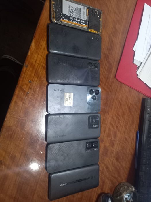 Продам телефоны на запчасти