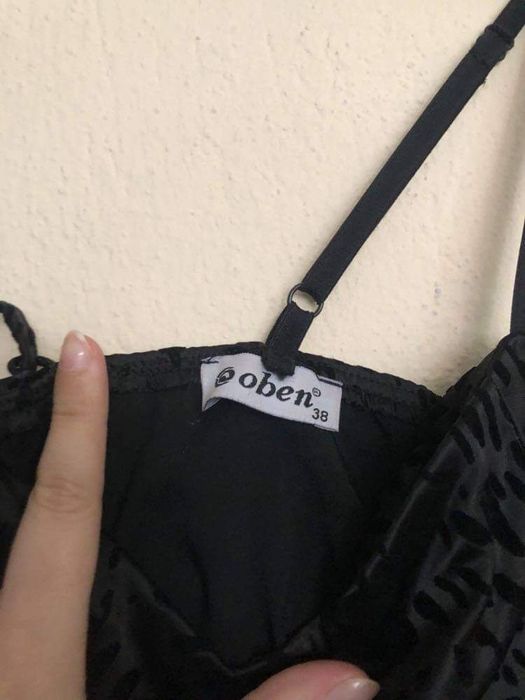 Черна елегантна рокля по тялото в размер 38 (S)