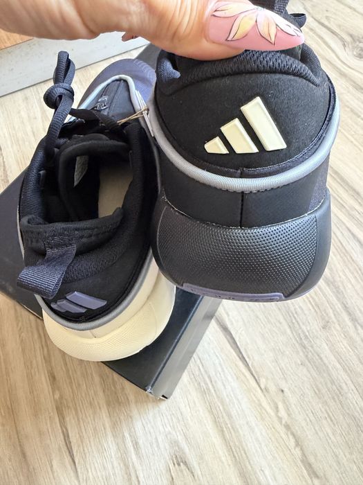 Оригинални нови шикозни маратонки adidas DON ! 41,44,45,46 н