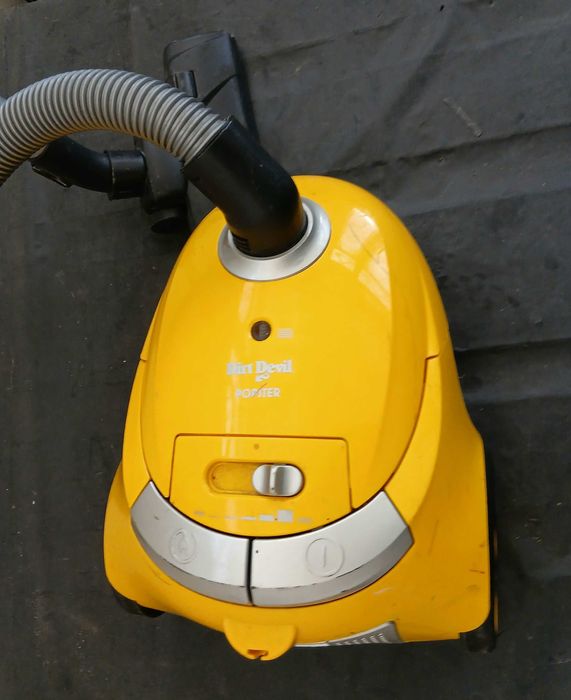 Прахосмукачка DIRT DEVIL 2000W
