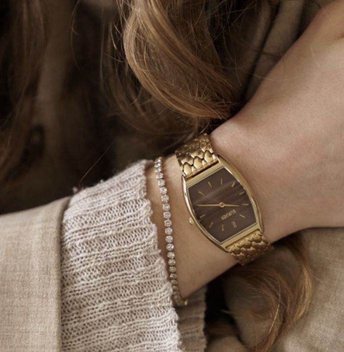 Часы стильные Burker