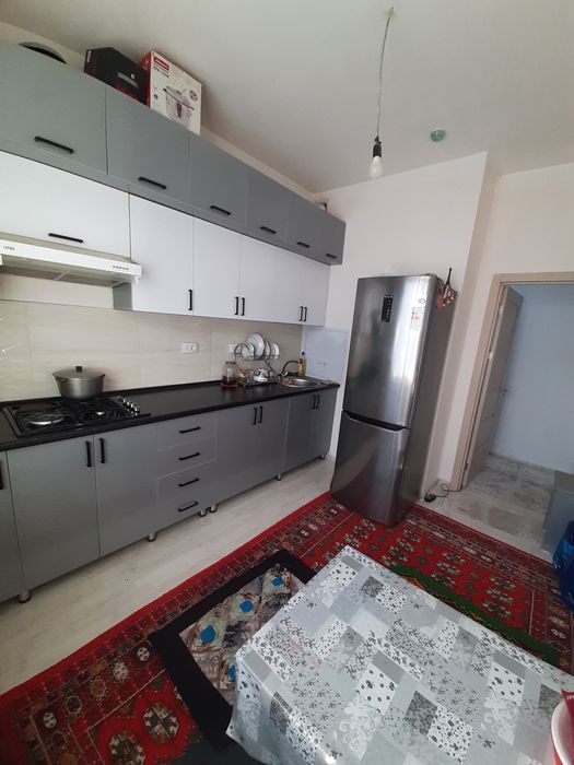 2 xona 4 etaj 16 etajli dom 55 kv metr umumiy maydoni  makler haqi