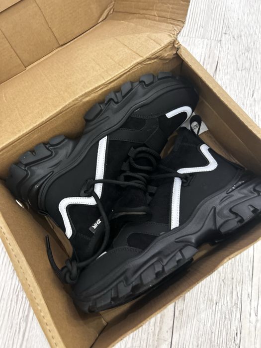 Кросовки женские 37 р