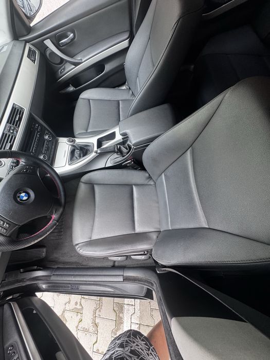 BMW E90 an 2009 propietar din 2017 masaina foarte intretinuta