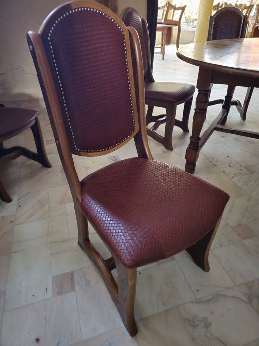 Mese si Scaune Restaurant