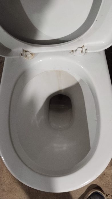 продам унитаз с бочком