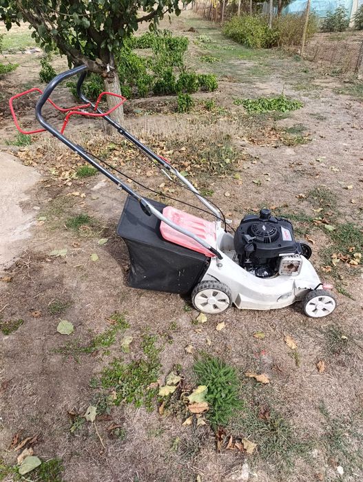 Бензинова косачка