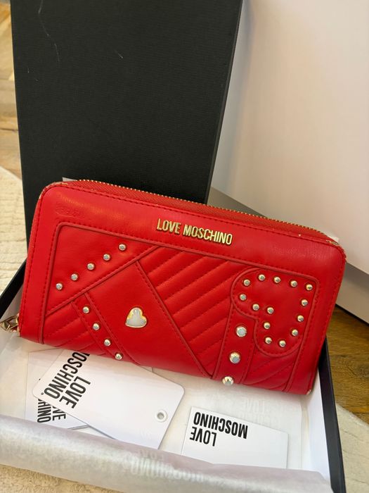 Протмоне Love Moschino