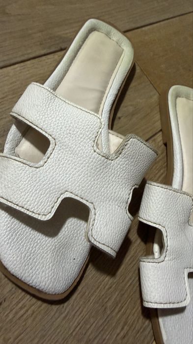 Papuci Hermes nr 39