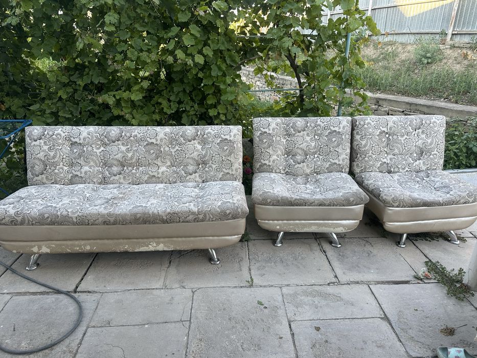 диван буу срочно в среднем сост