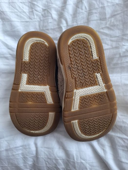 Papucei marimea 22