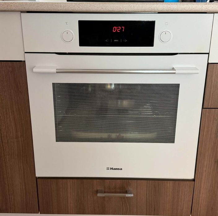 Фурна за вграждане Hansa BOEW 68481 с керамичен  котлон