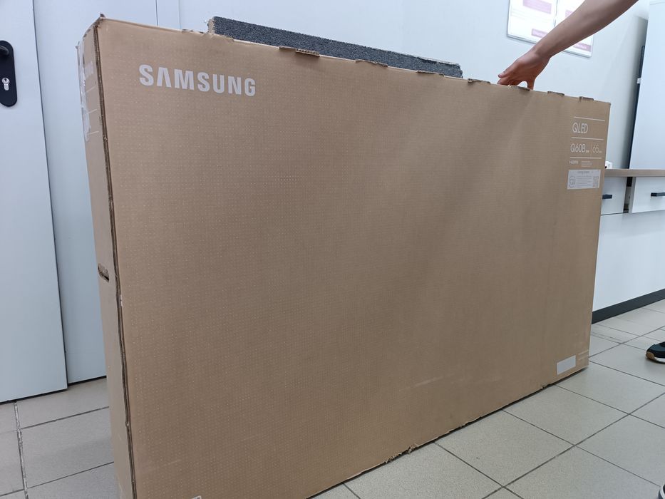 Телевизор Samsung QE65Q60