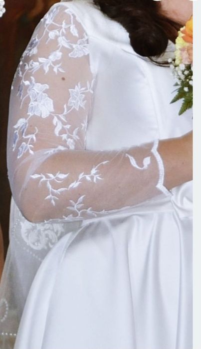 Rochie mireasa L/XL tafta cu dantela