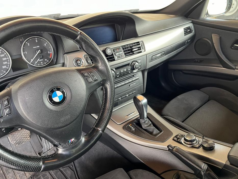 BMW 320xd coupe 10.2010