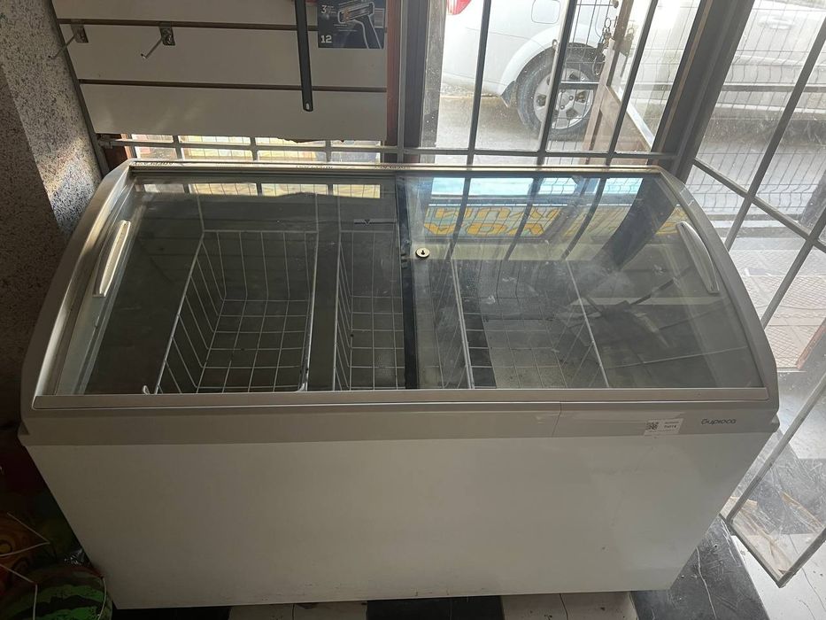 Vitrena xaladilnik Va marazilnik