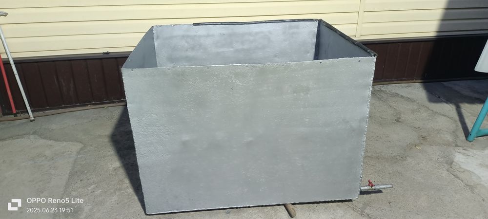 Ёмкость для жидкости