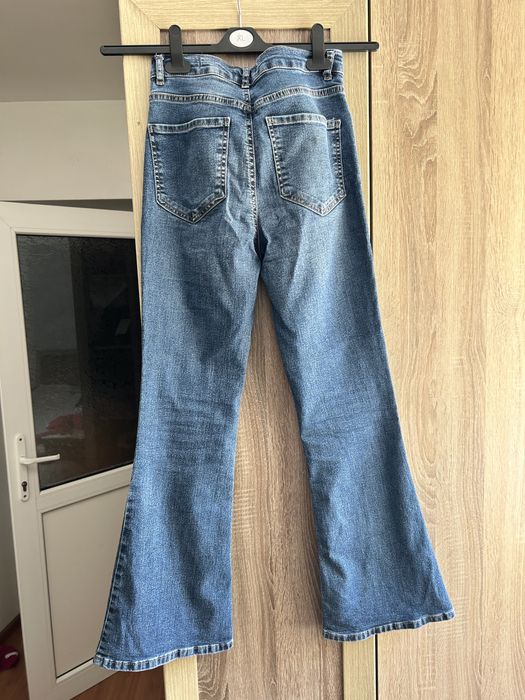 Blugi de dama evazati