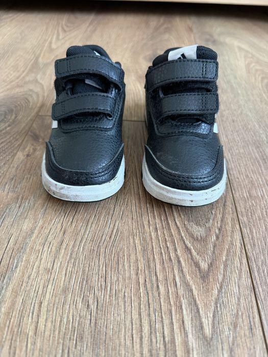 Кожени маратонки Adidas за момче, размер 21