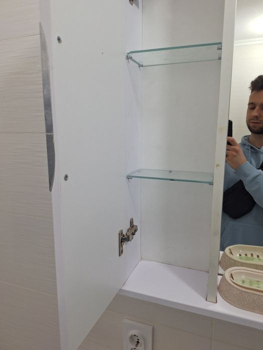 Шкафчик подвесной в ванную б/у