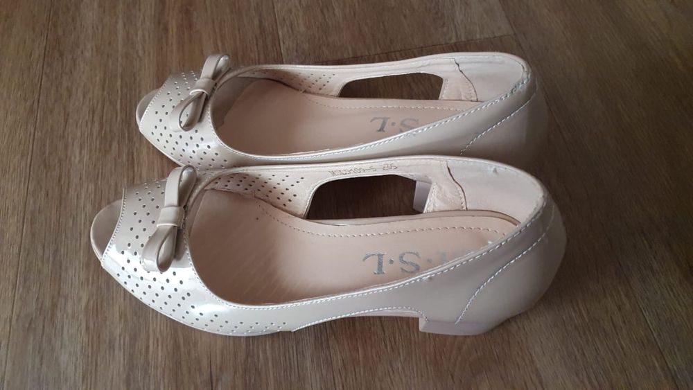 Женские туфли