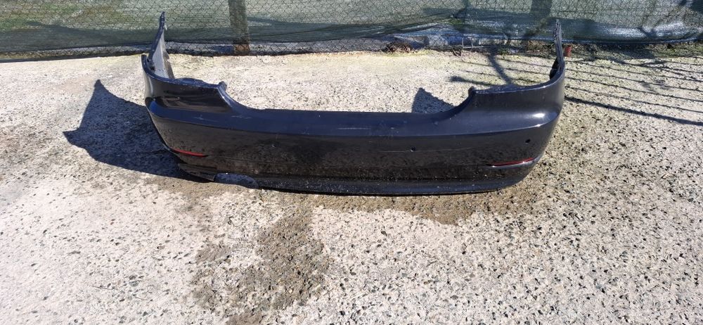 Vand capota si bara spate cu gauri si mufe de senzori  pentru BMW E60