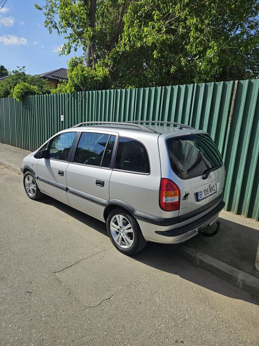 Vând Opel Zafira