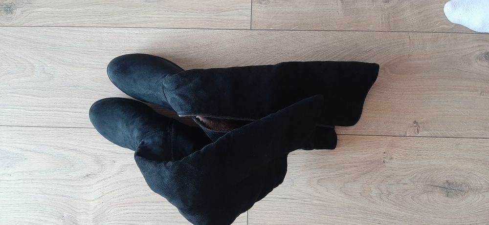 Cizme elegante peste genunchi