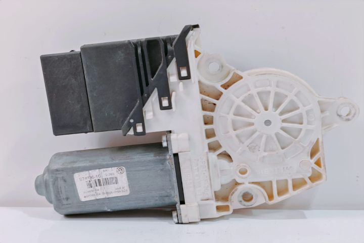 Motoras Macara  Dreapta Spate  975281200 / 3C9959704 Volkswagen VW Pa
