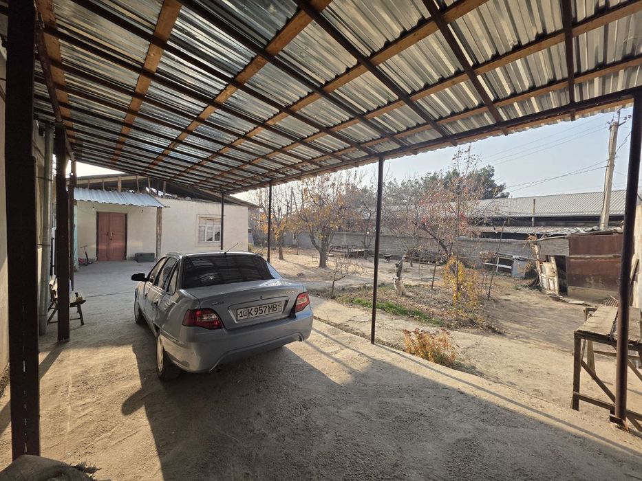 Уй сотилади  6.5  соток