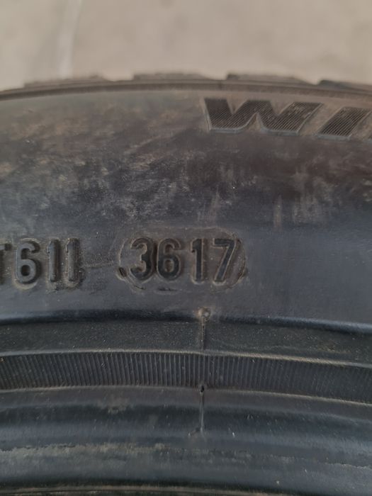 Зимни гуми 2 броя PIRELLI SottoZero3 225 50 R18