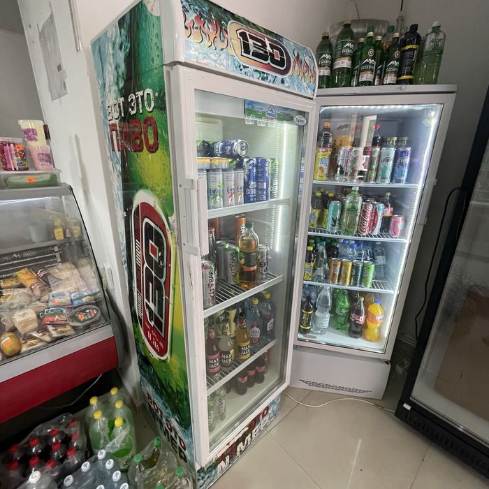Продам ветринный холодильник
