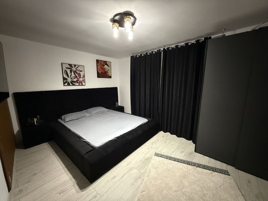 Vând Casă / S+P+1E și Mansarda / Zona (OMW Crisan) Slatina