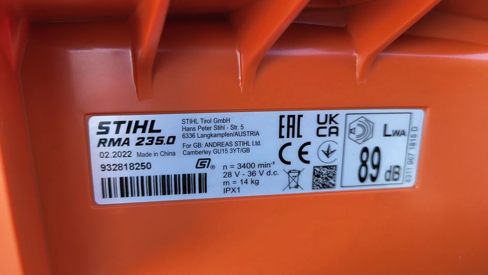 Masina tuns gazon-iarba Noua, Stihl, pe acumulator